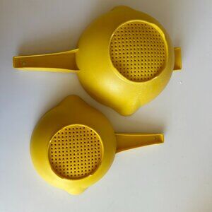 Set of two Vintage Tupperware Colanders/Strainers